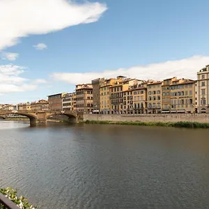 7heaven Pontevecchio , Florence Italie